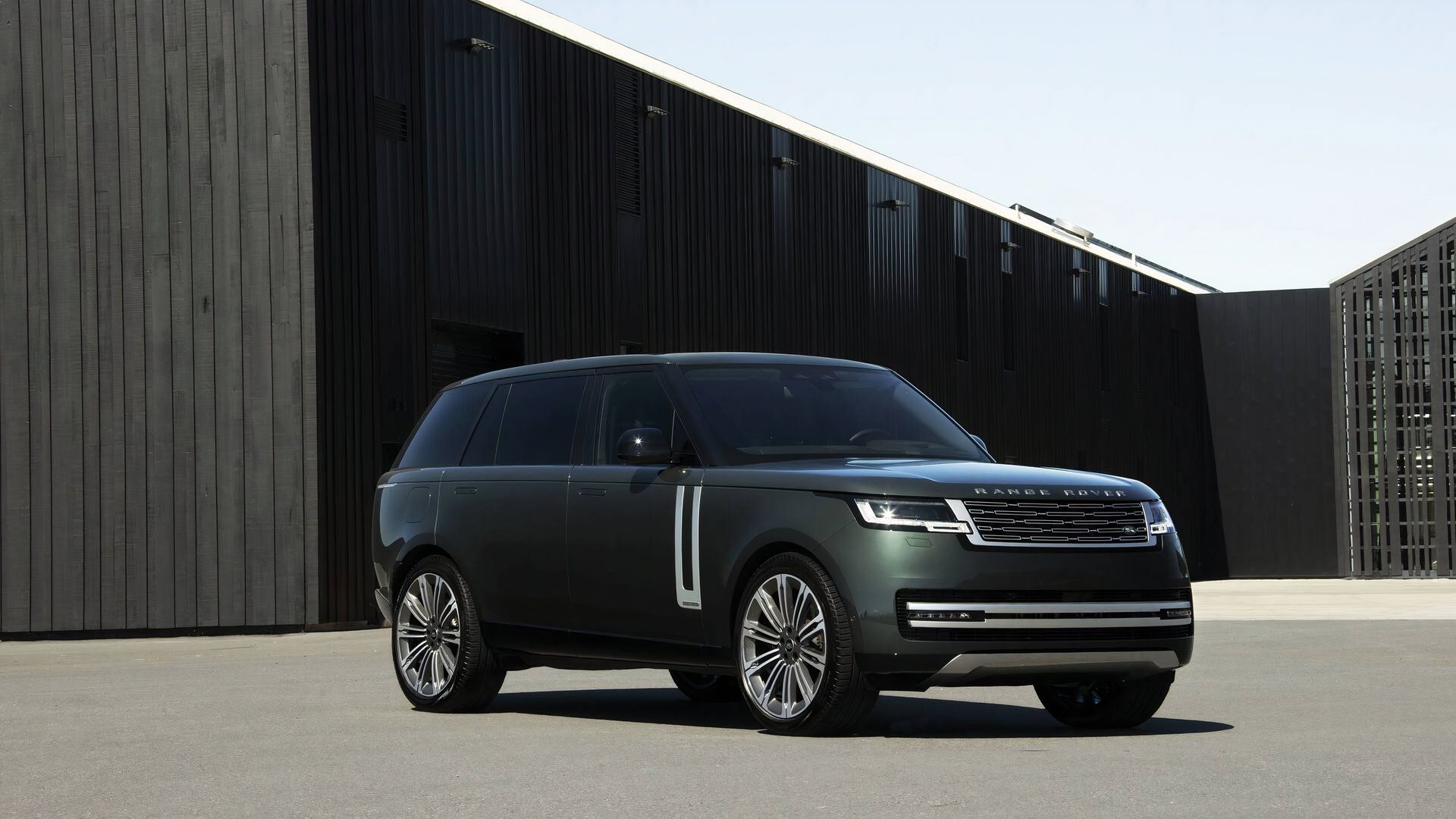 2025 Land Rover Range Rover Rear 2025 Land Rover Range Rover Pricing, Photos & Specs