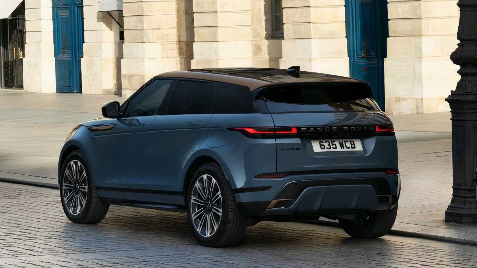 The Range Rover Evoque May Go Electric And Hybrid In 2027
