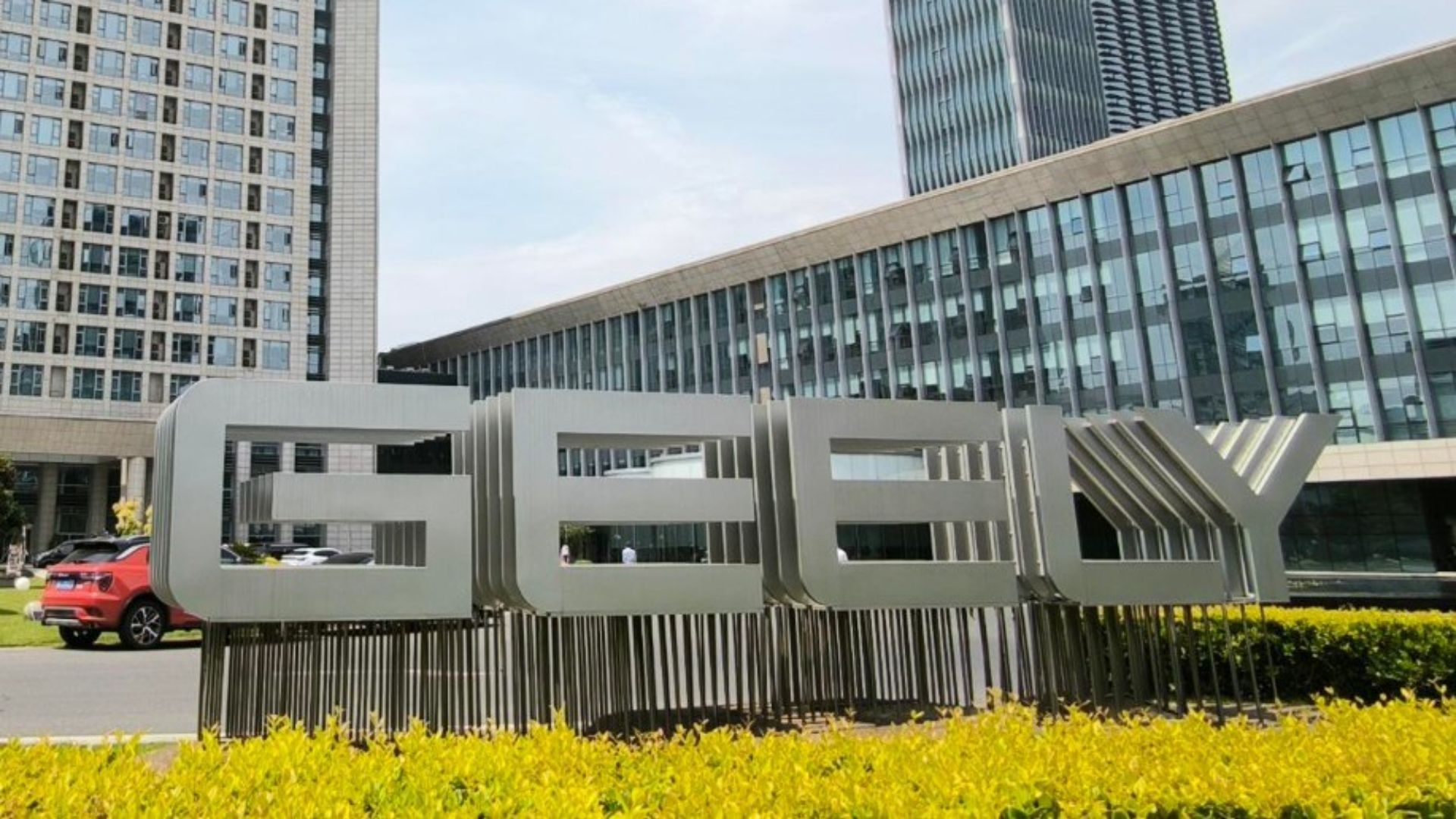 Ekspansja Geely w Wielkiej Brytanii: sprzedaż już wyższa niż Hondy i Mazdy