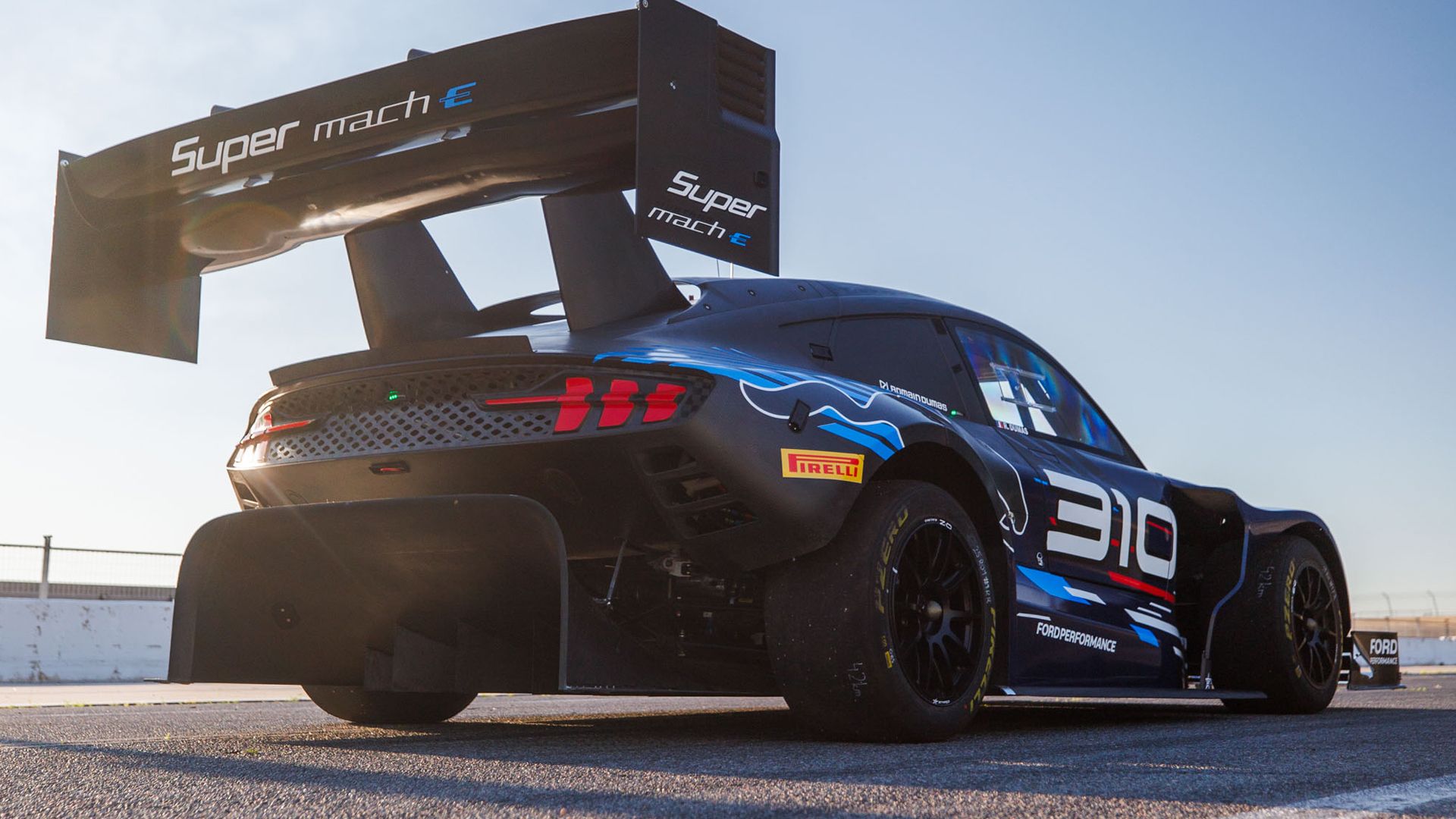 super-mustang-mach-e-11.jpg