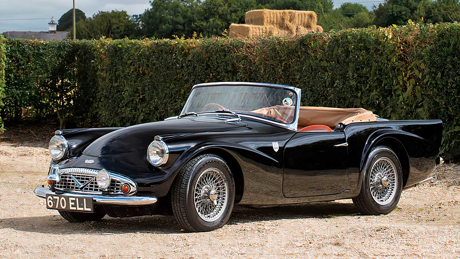 Police Convertible The Daimler SP250 Became A Police Car For Chasing Down Motorcycles