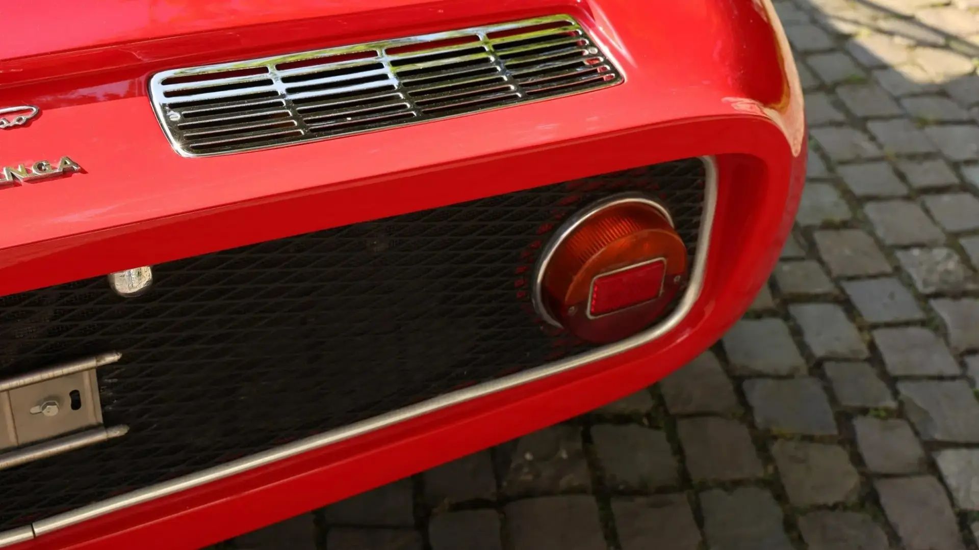 This Ford-Powered Italian Sports Car Is The Lightest Of Its Kind