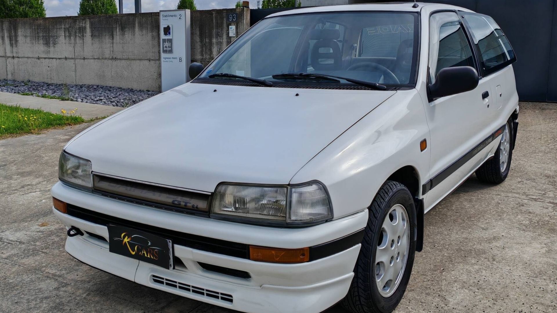 The Forgotten Hot Hatch: Daihatsu Charade GTti Breaks 100 HP Per Liter ...