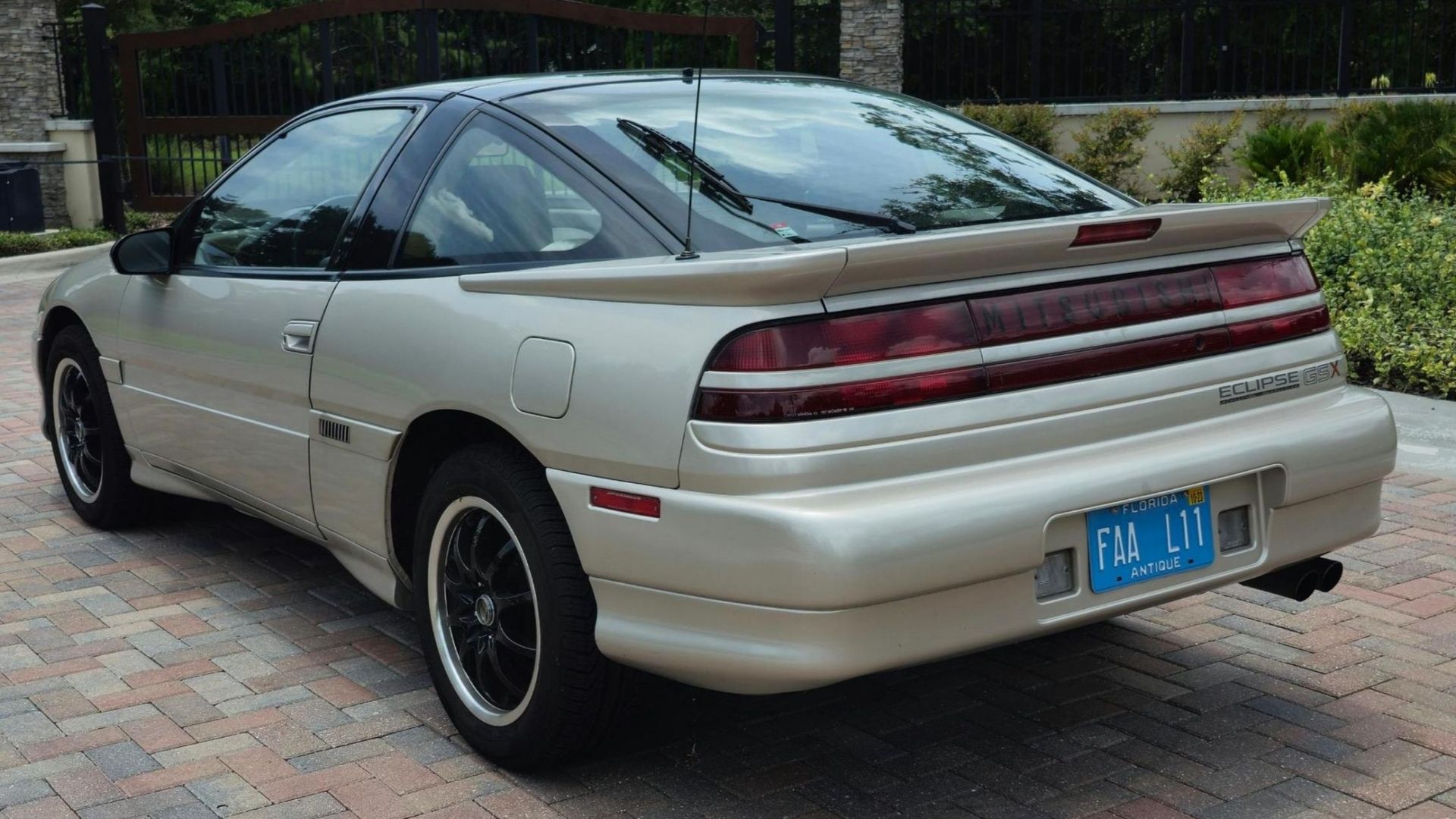these-are-10-of-the-slowest-sports-cars-ever-sold