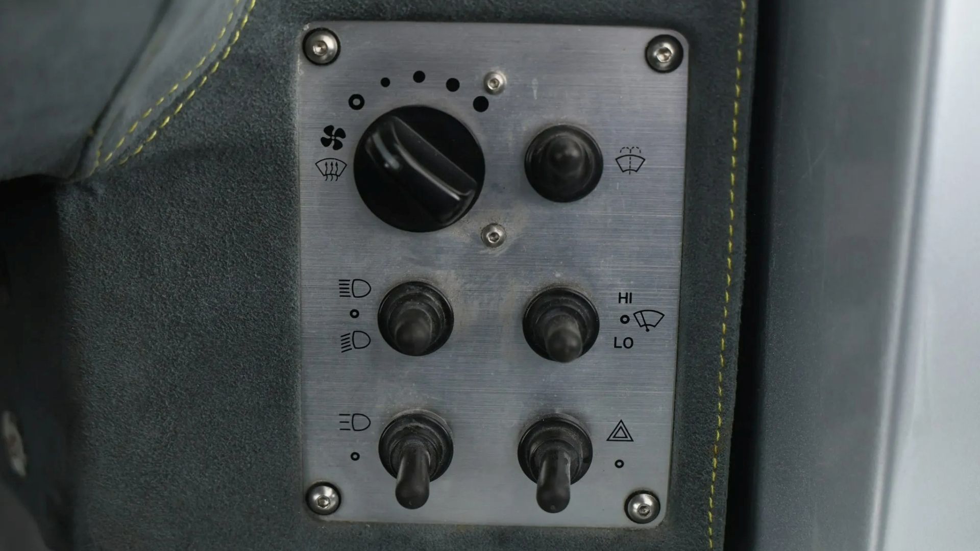 1997 tommykaira zz controls