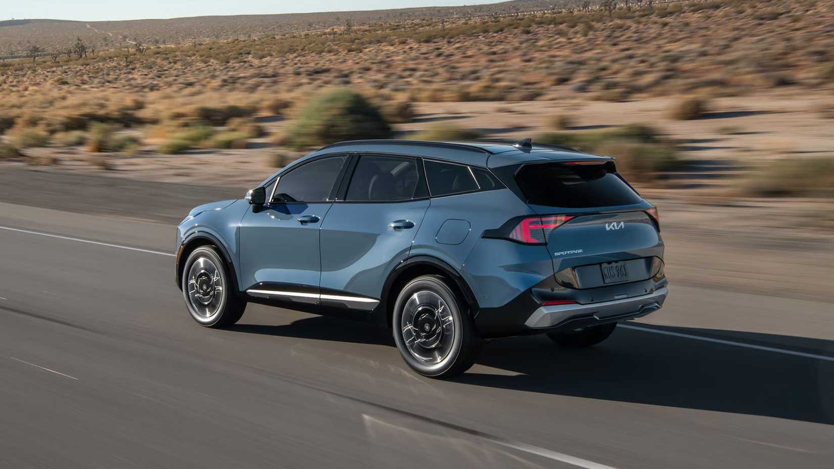 2026 Kia Sportage Hybrid - back 3/4 angle