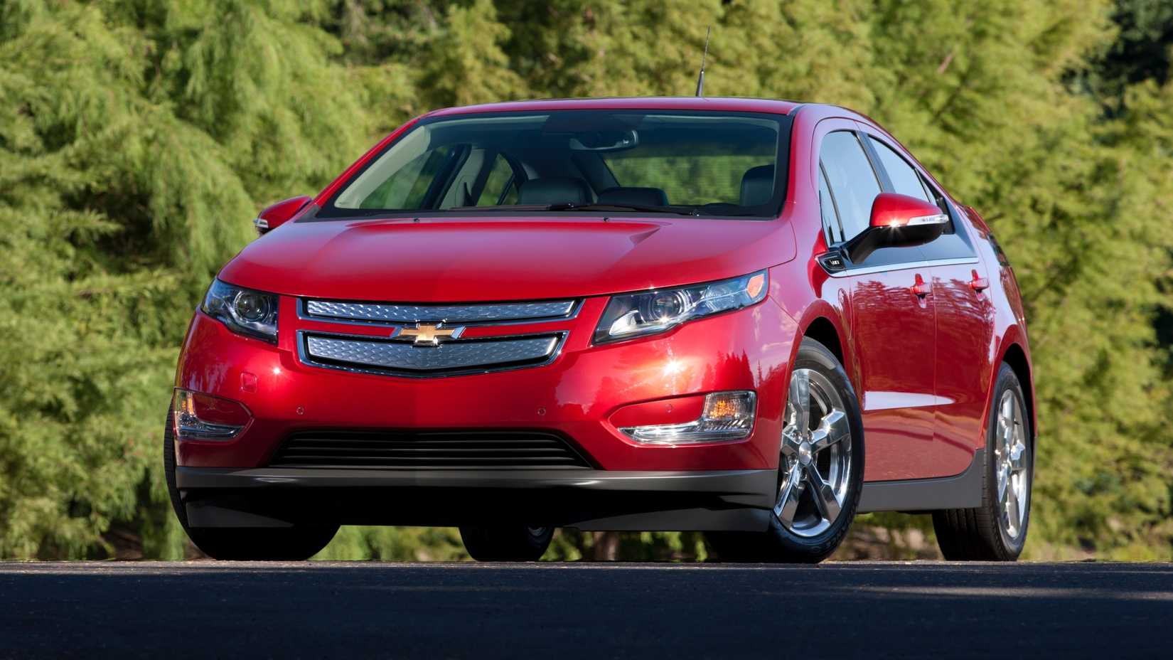 2013 Chevrolet Volt Exterior Front 3/4