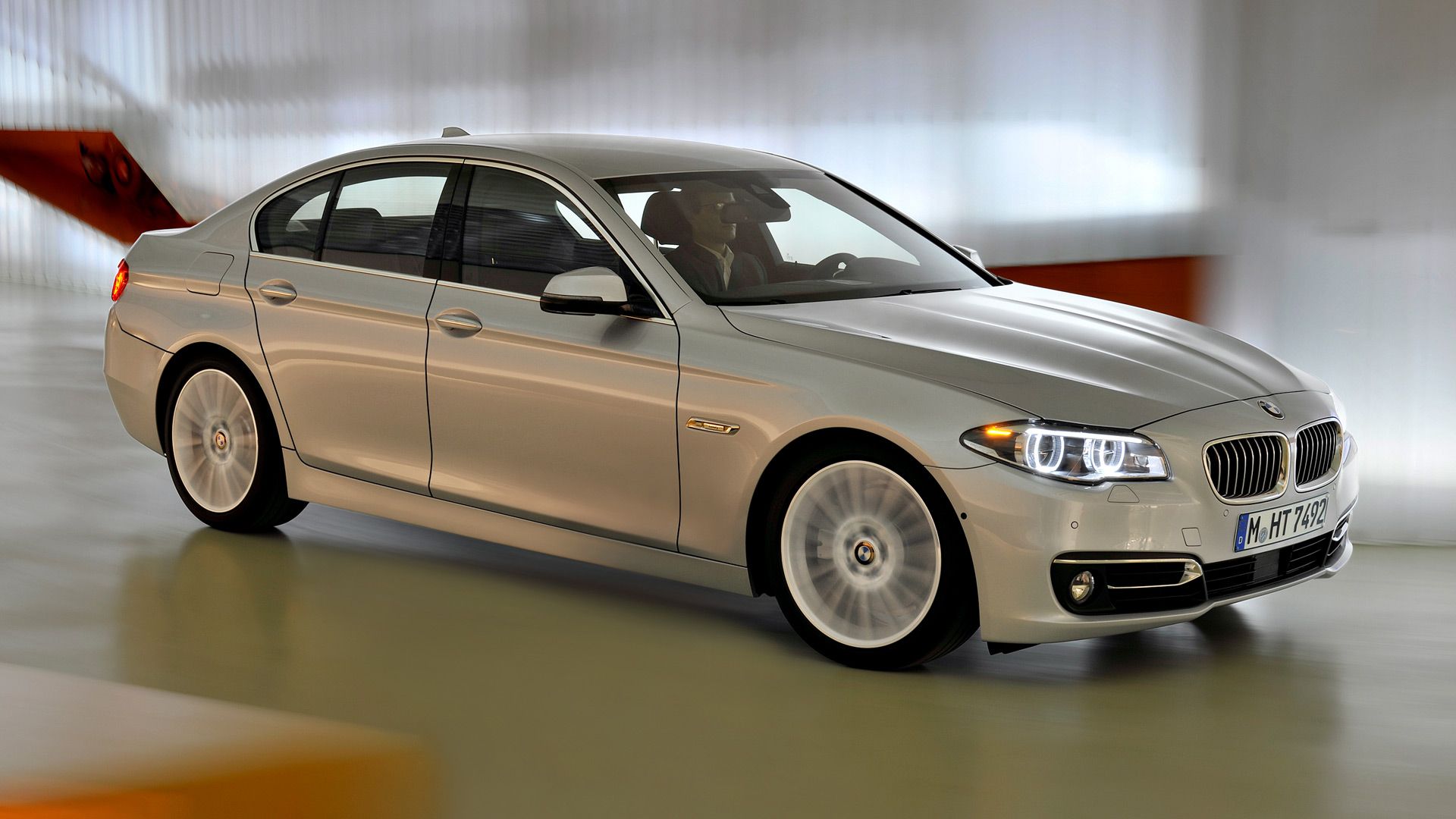 2014 BMW 5 Series (535d) Front 3/4 View