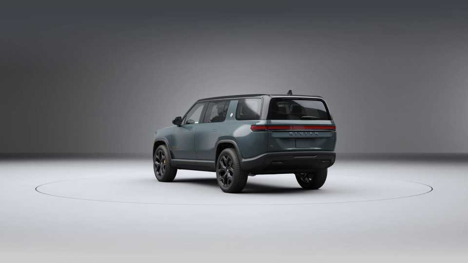 2025 Rivian R1S SUV Pricing, Photos & Specs