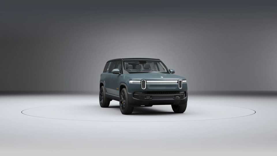 2025 Rivian R1S SUV Pricing, Photos & Specs