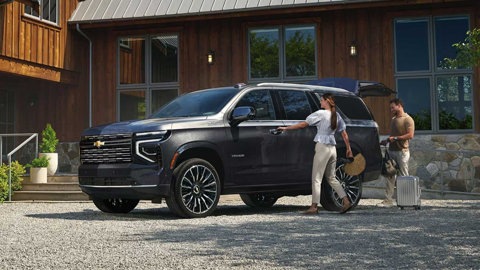 Chevrolet Tahoe и Ford Expedition сравнение
