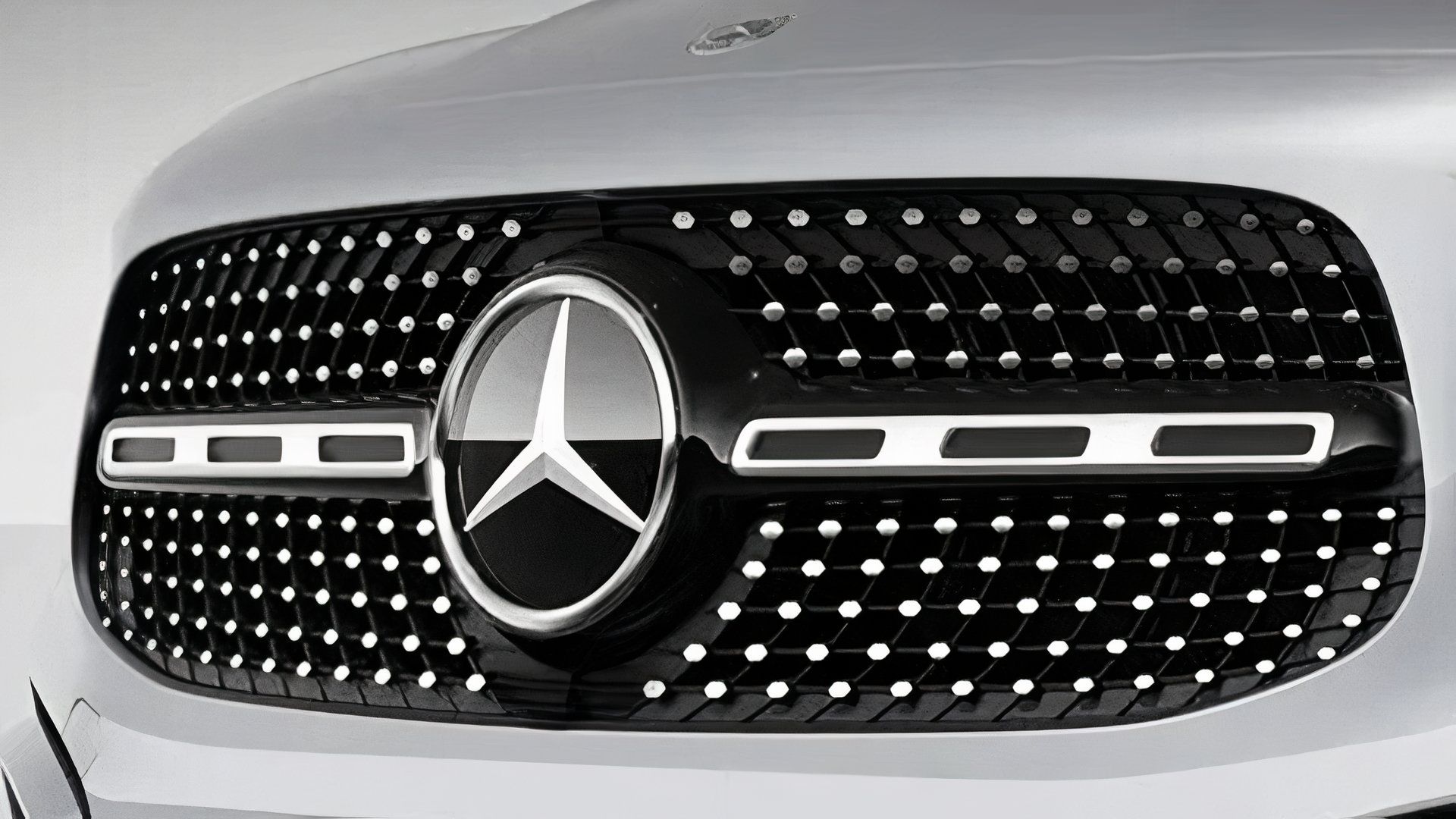 Over 300,000 Mercedes Models Could Roll Away, And It's All Because Of... Door Locks?