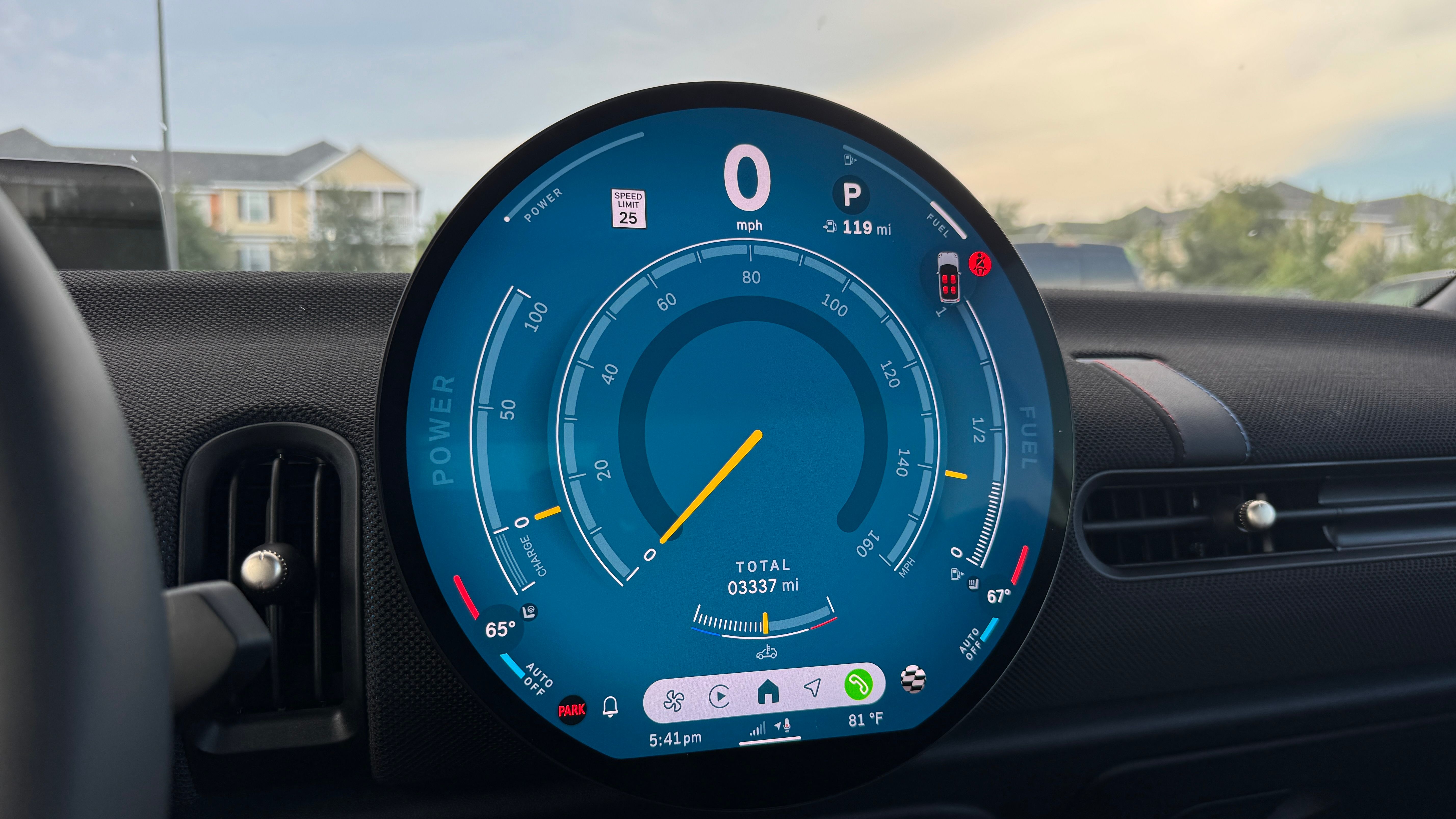 Mini Cooper's Infotainment: Love It or Hate It?