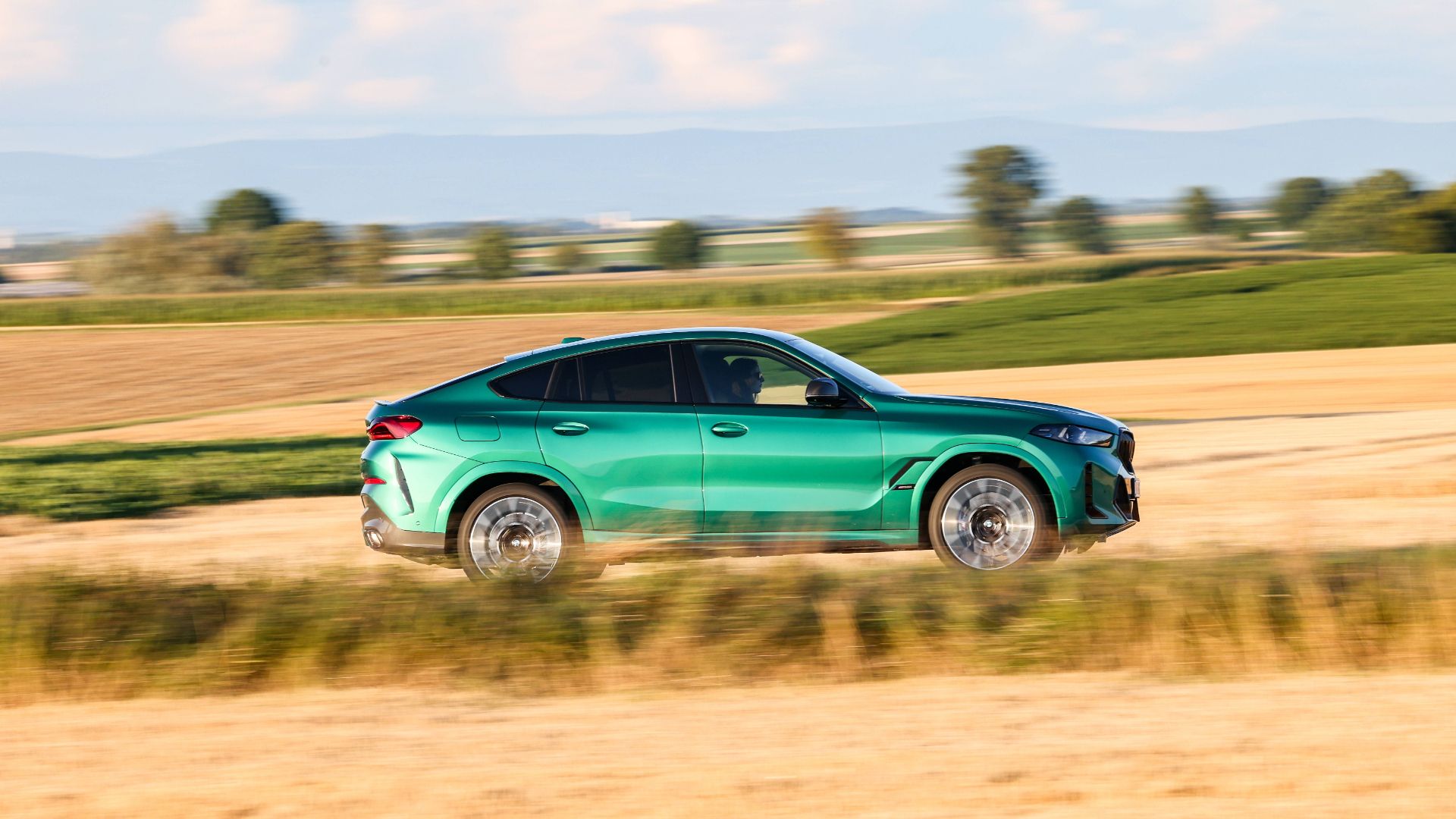 2026-bmw-x6-pricing-photos-specs