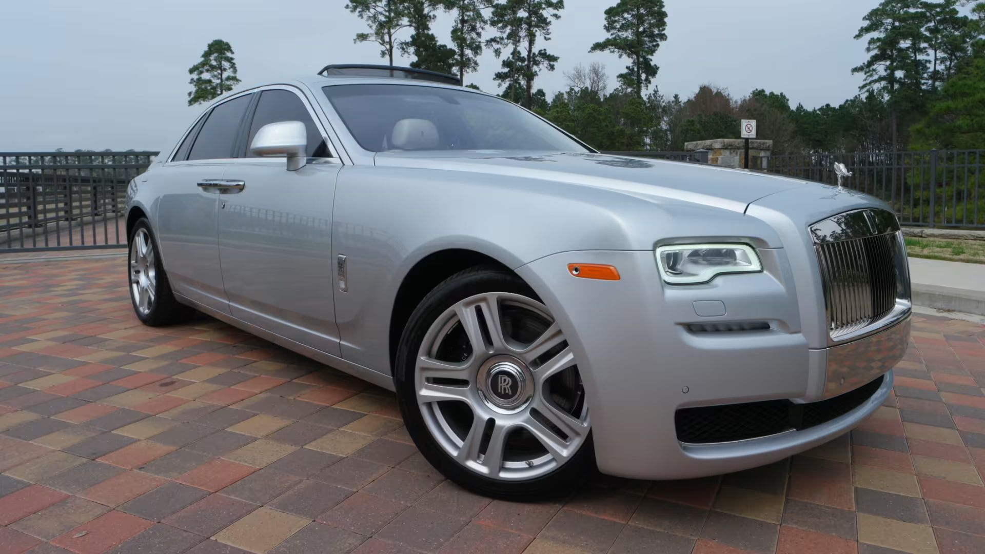 Ultra-Luxury Resale Wars: Ghost, Wraith, Flying Spur and Continental GT ...