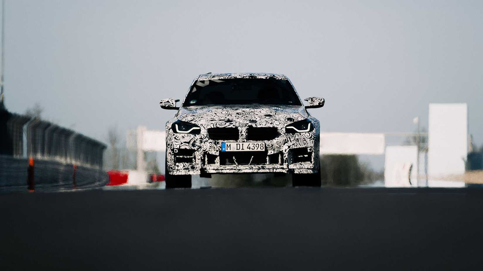BMW M2 2026 с полным приводом и новыми возможностями