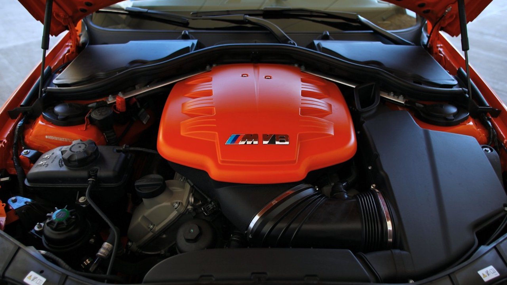 Top 10 V8 Engines: American Muscle Meets European Exotic Powerhouses