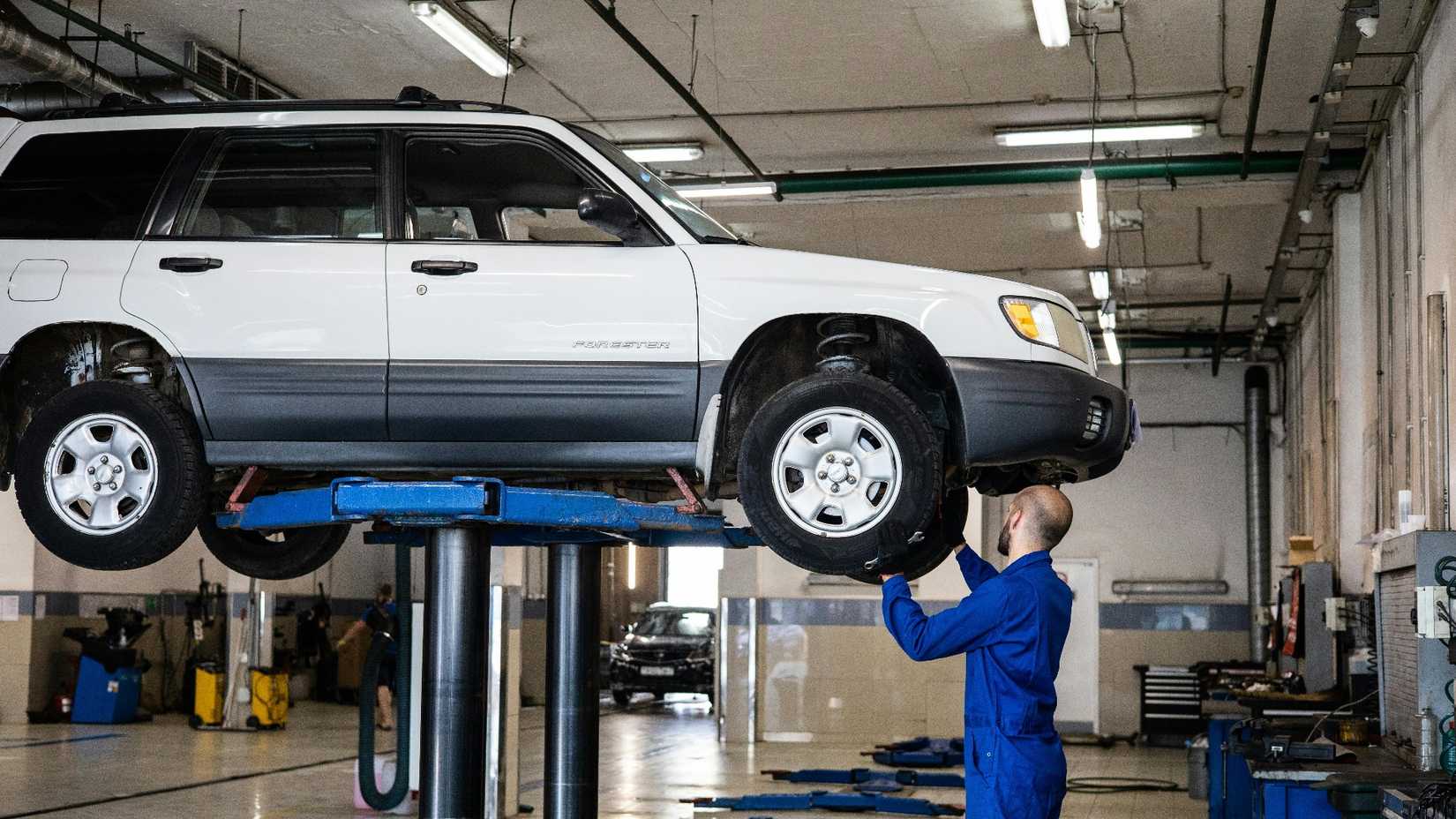 mechanic,suv,damage,car service