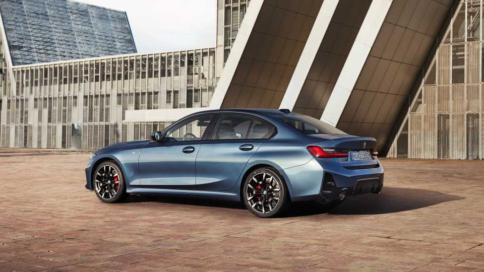 2025 BMW 3 Series Sedan Pricing, Photos & Specs