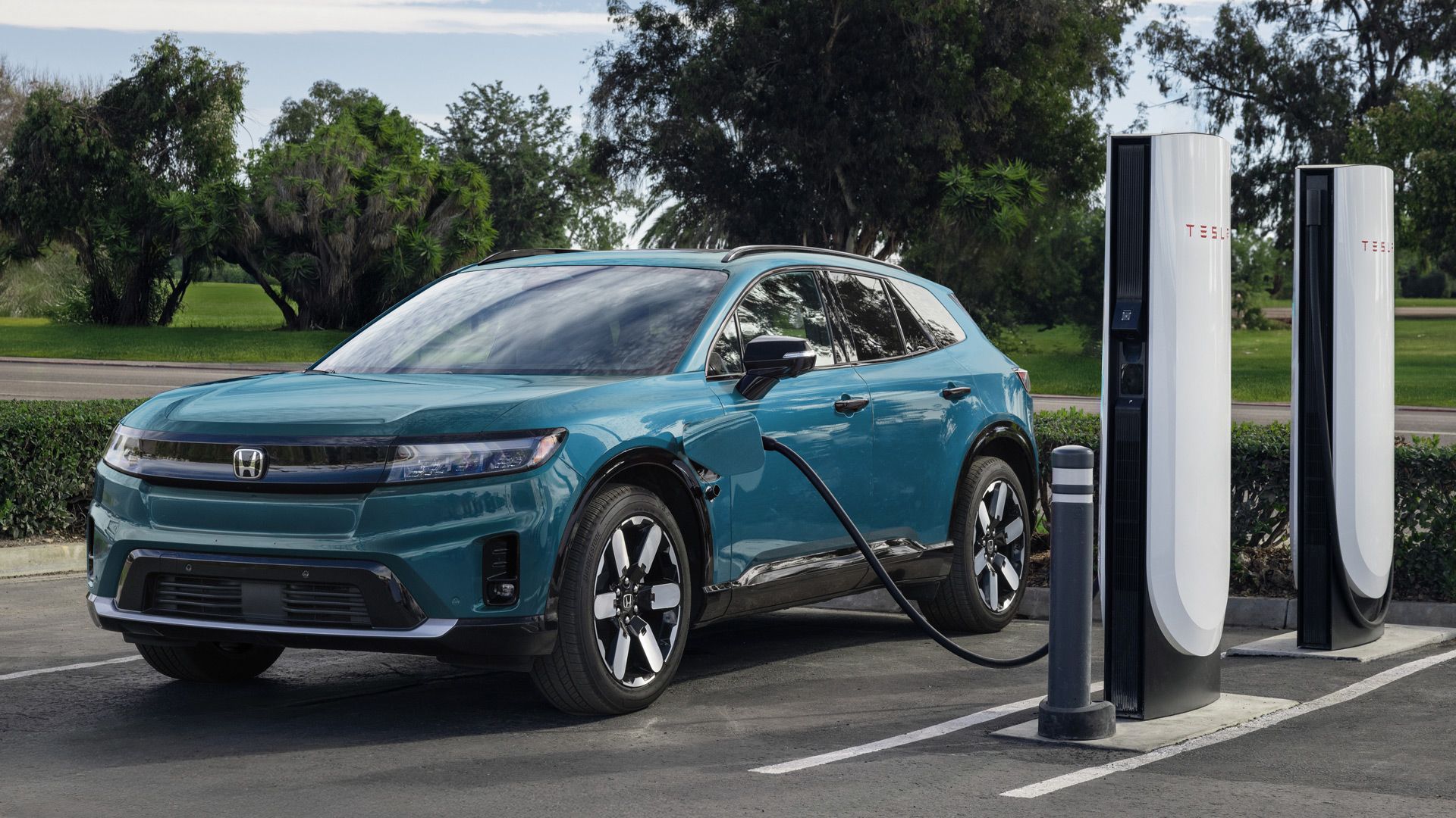 JAPAN TECHNOLOGY テスラクト Acura ZDX: Japan's Longest-Range Electric Vehicle of 2025