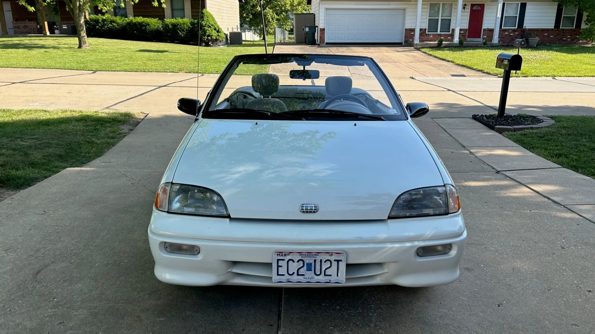 2001 Geo Metro LSI Convertible front view