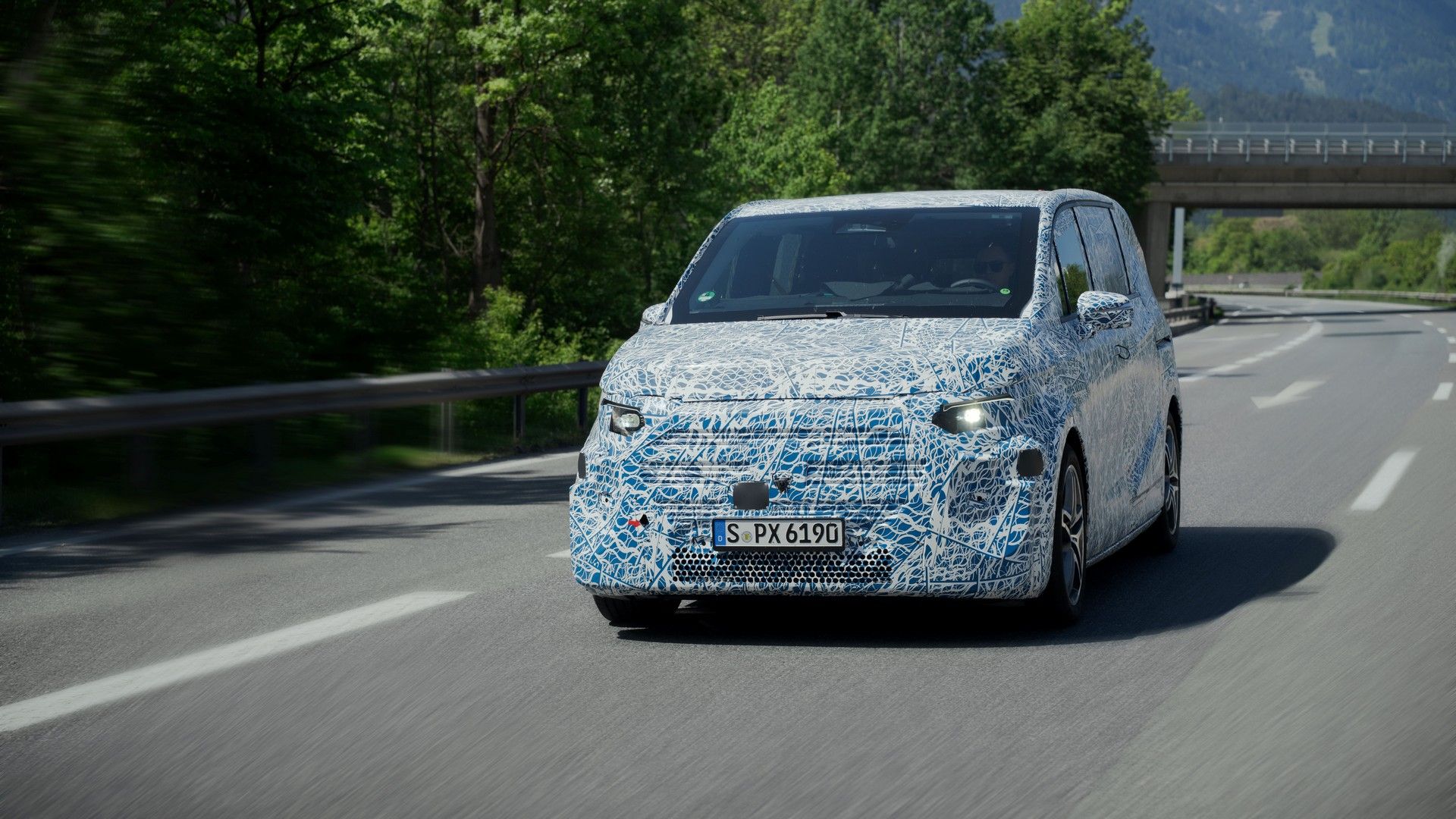 Mercedes-Benz VLE Could Be A Luxurious Minivan Alternative To The Lucid ...