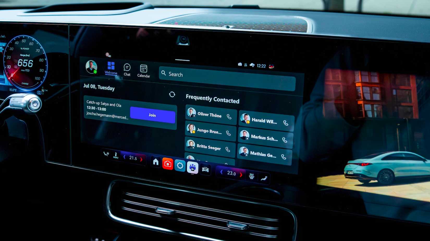 Mercedes-Microsoft-25C0198_003