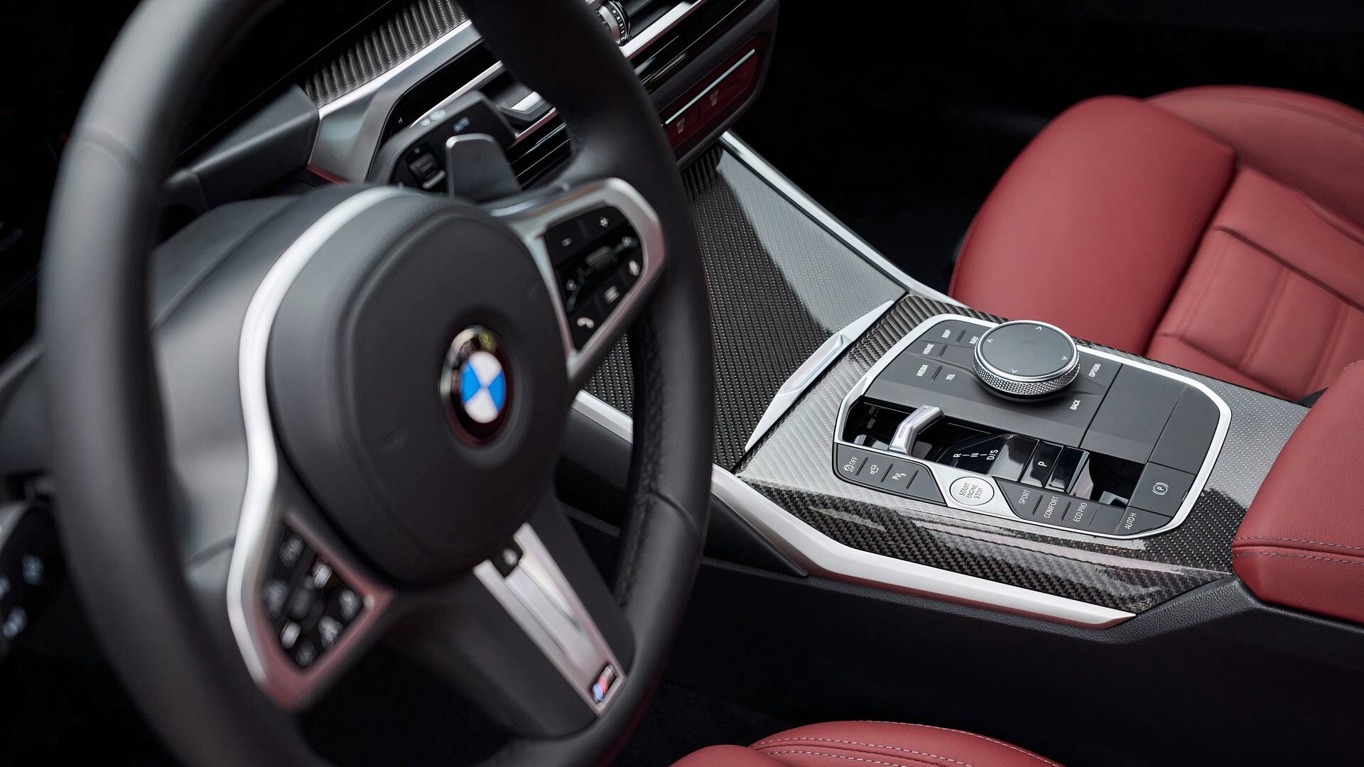 BMW 330i z 2023 roku średnio tańsze o 30 tys. dolarów, gdy luksusowe auta czekają na nabywców