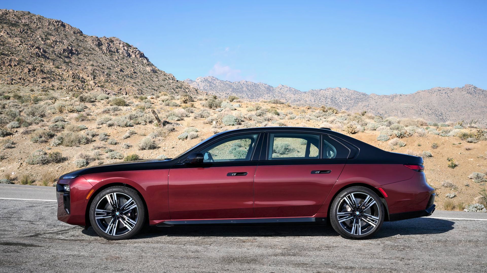 2025 BMW 7 Series Pricing, Photos & Specs