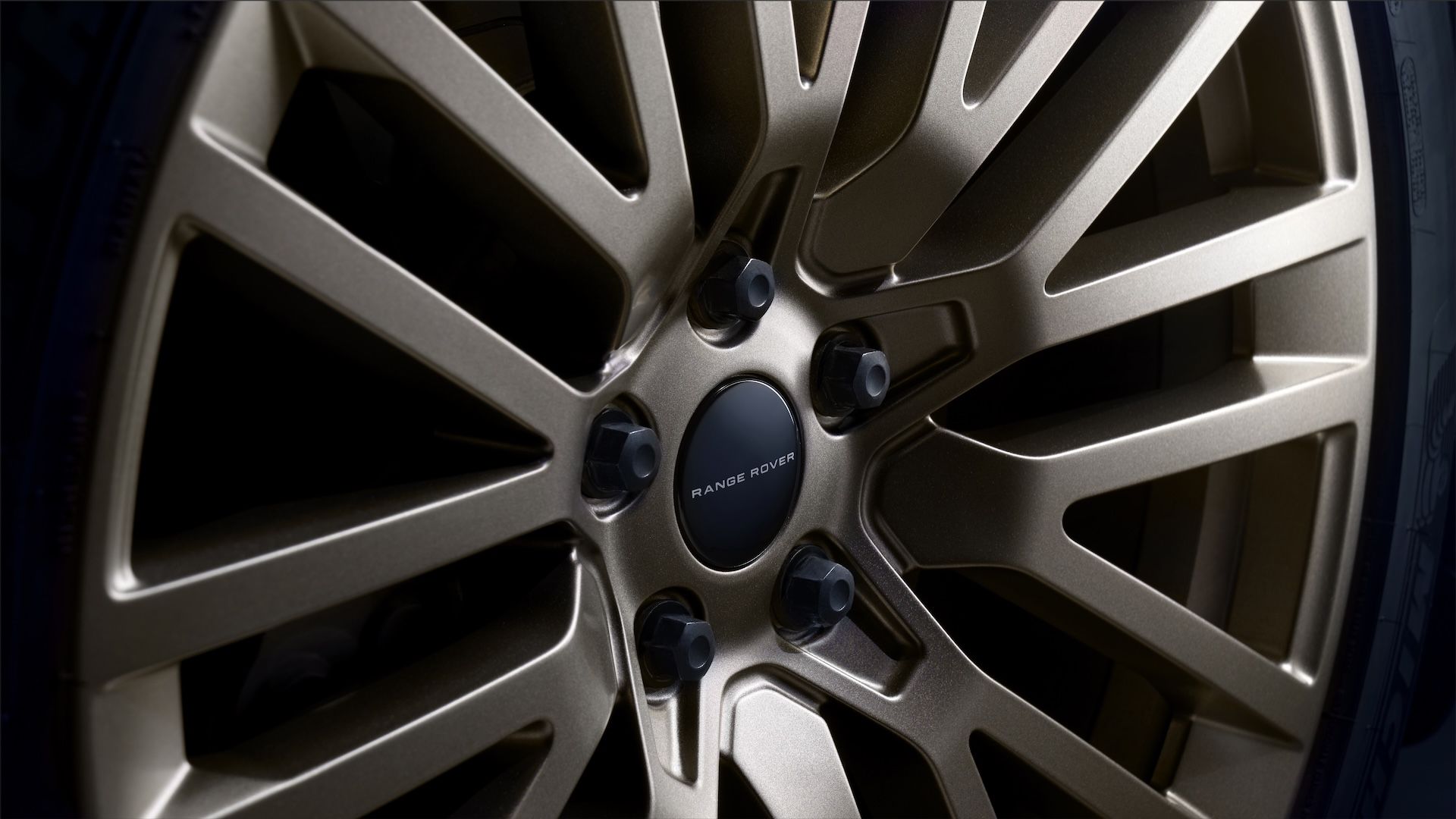 2025 Land Rover Range Rover Sport Pricing, Photos & Specs