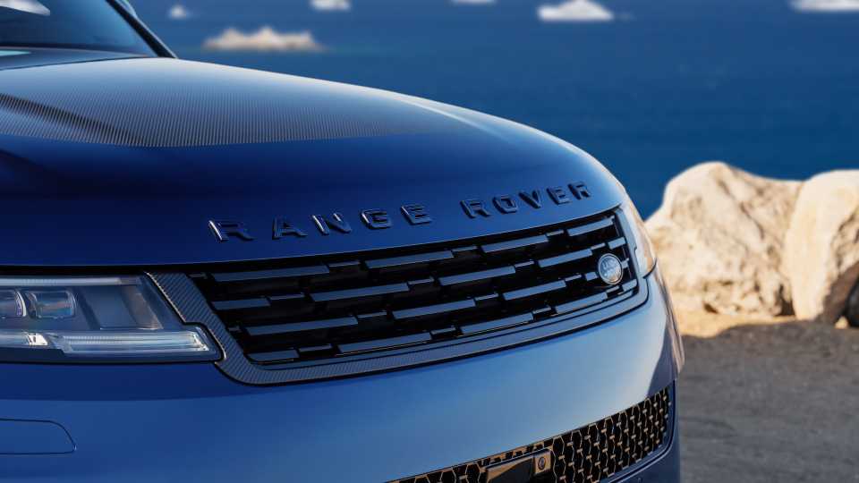 2025 Land Rover Range Rover Sport Pricing, Photos & Specs