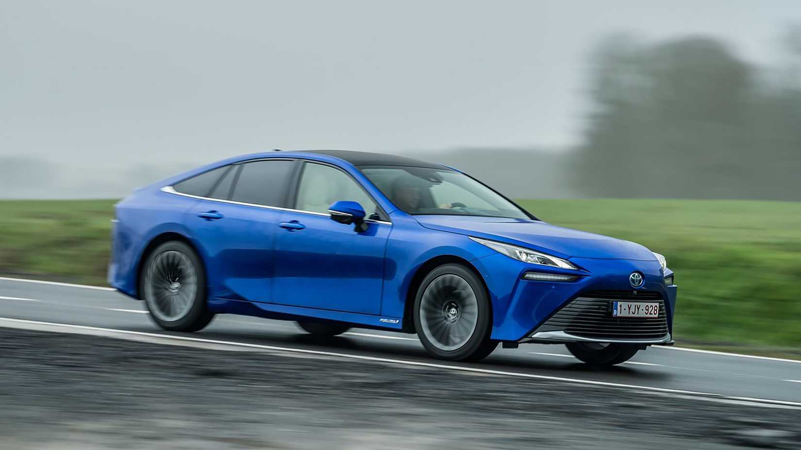 2022 Toyota Mirai front, three-quarter