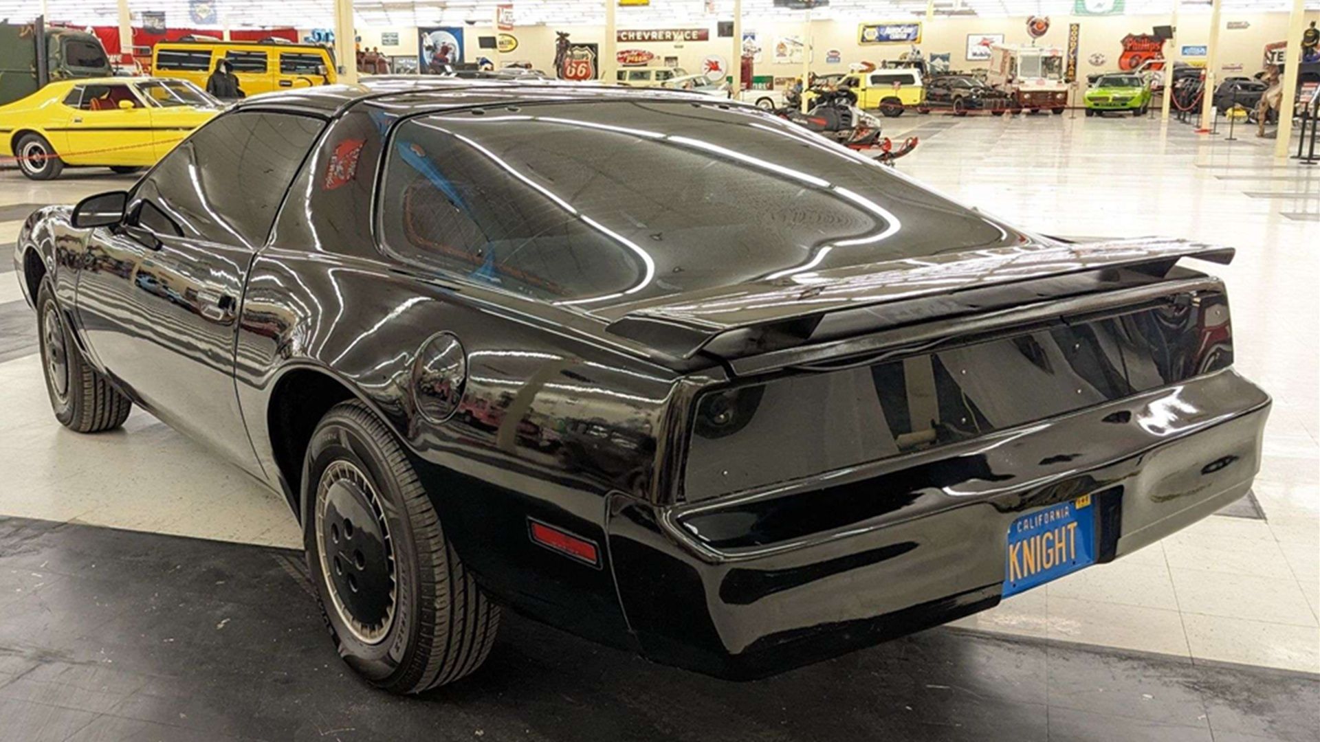 Черный Pontiac Firebird Trans Am KITT 1982 года, задний