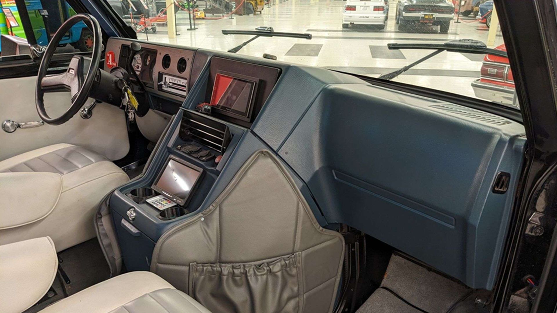 Передняя кабина GMC Vandura 1984 года
