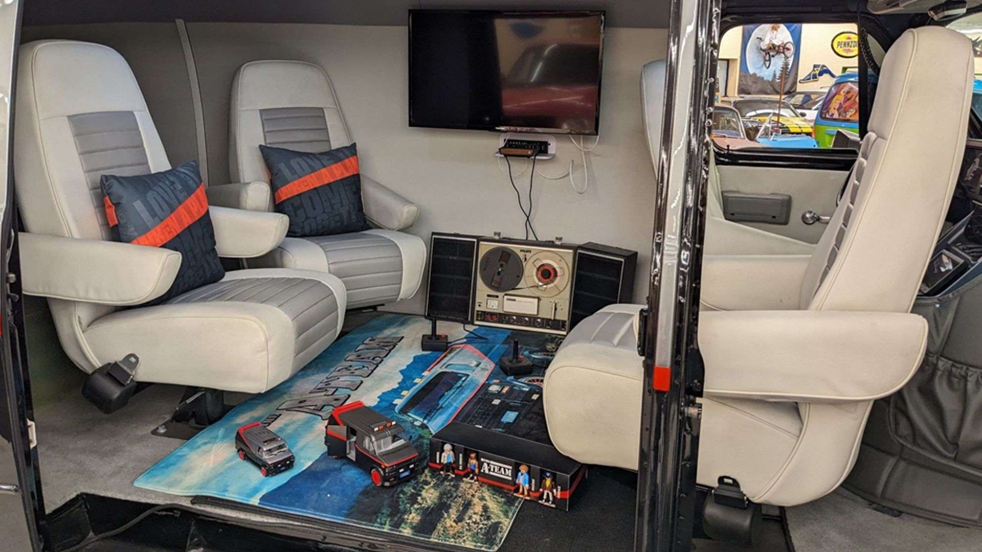 GMC Vandura 1984 года, вид сзади