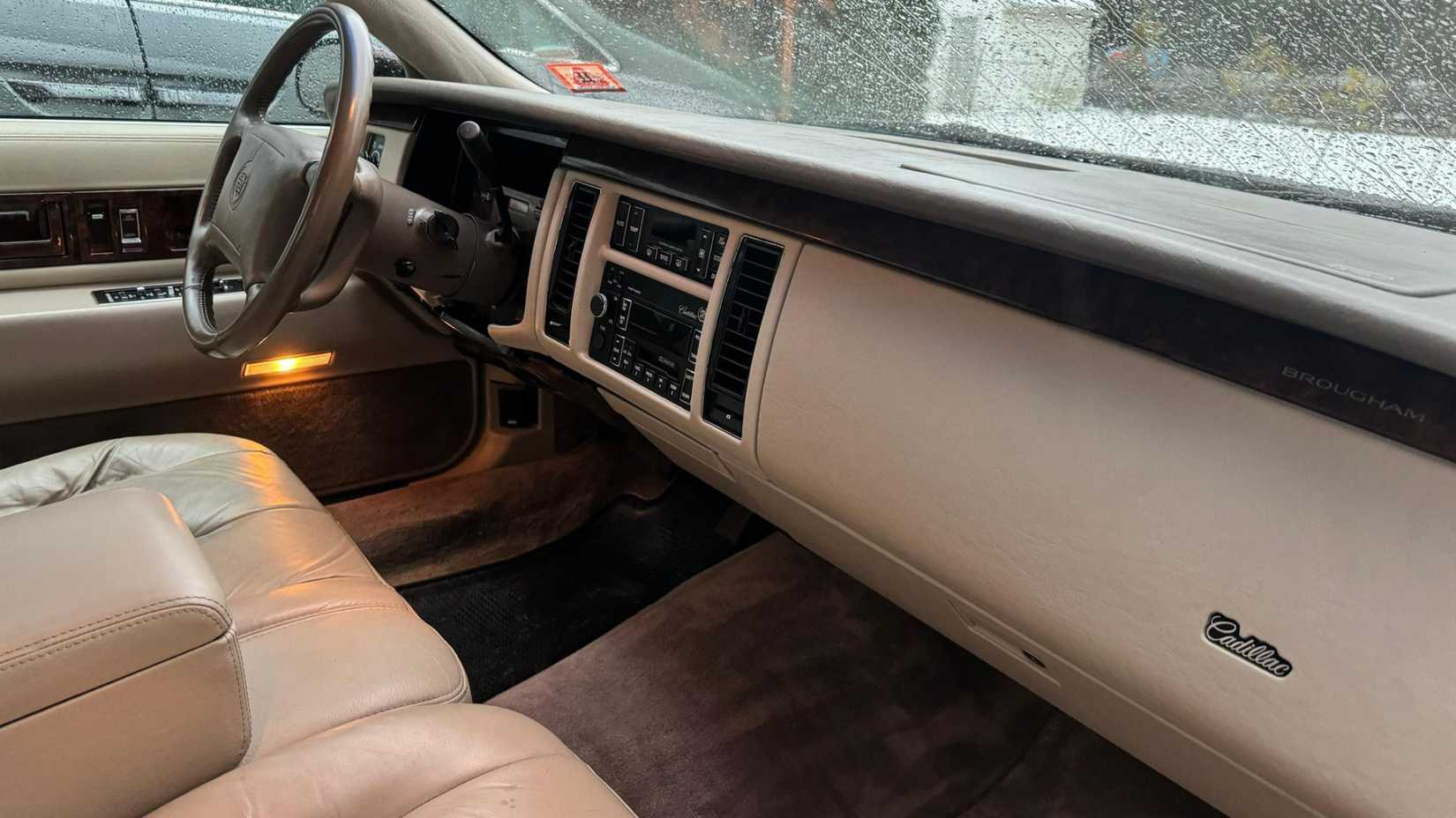 1996_cadillac_fleetwood_dashboard