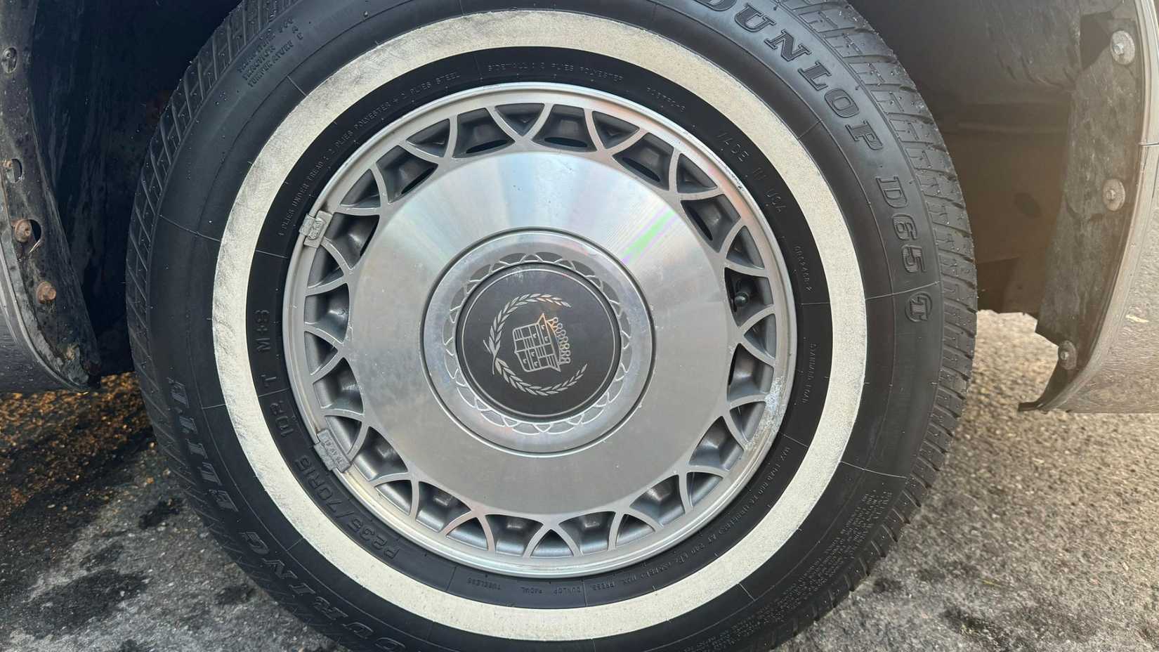 1996_cadillac_fleetwood_wheel