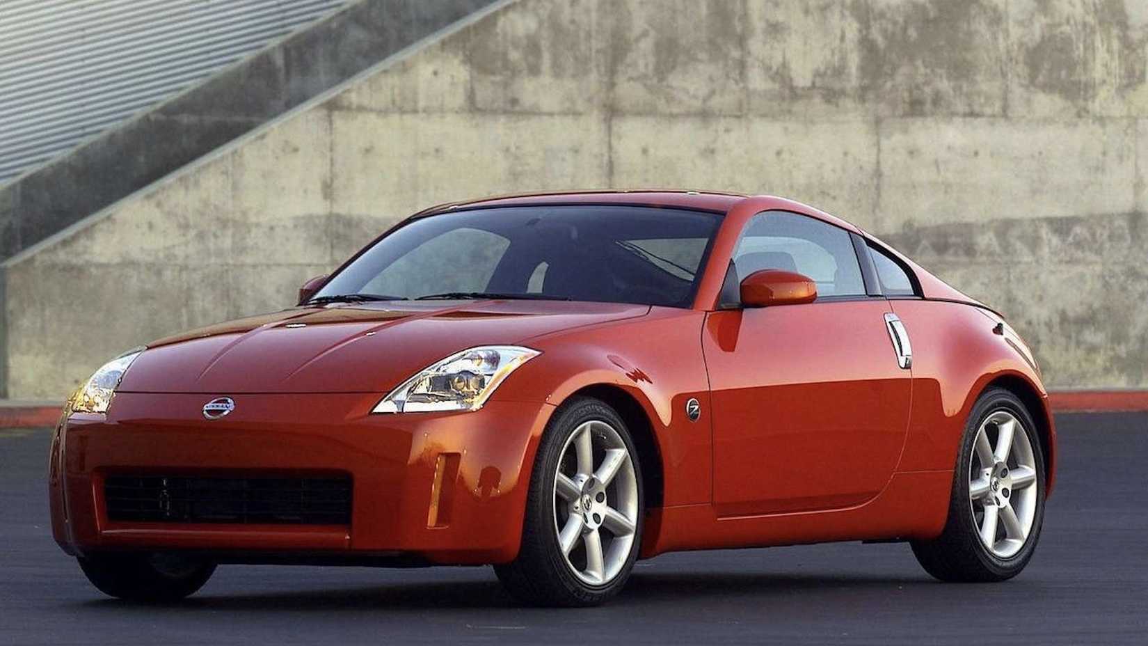 2003 Nissan 350Z front, three-quarter