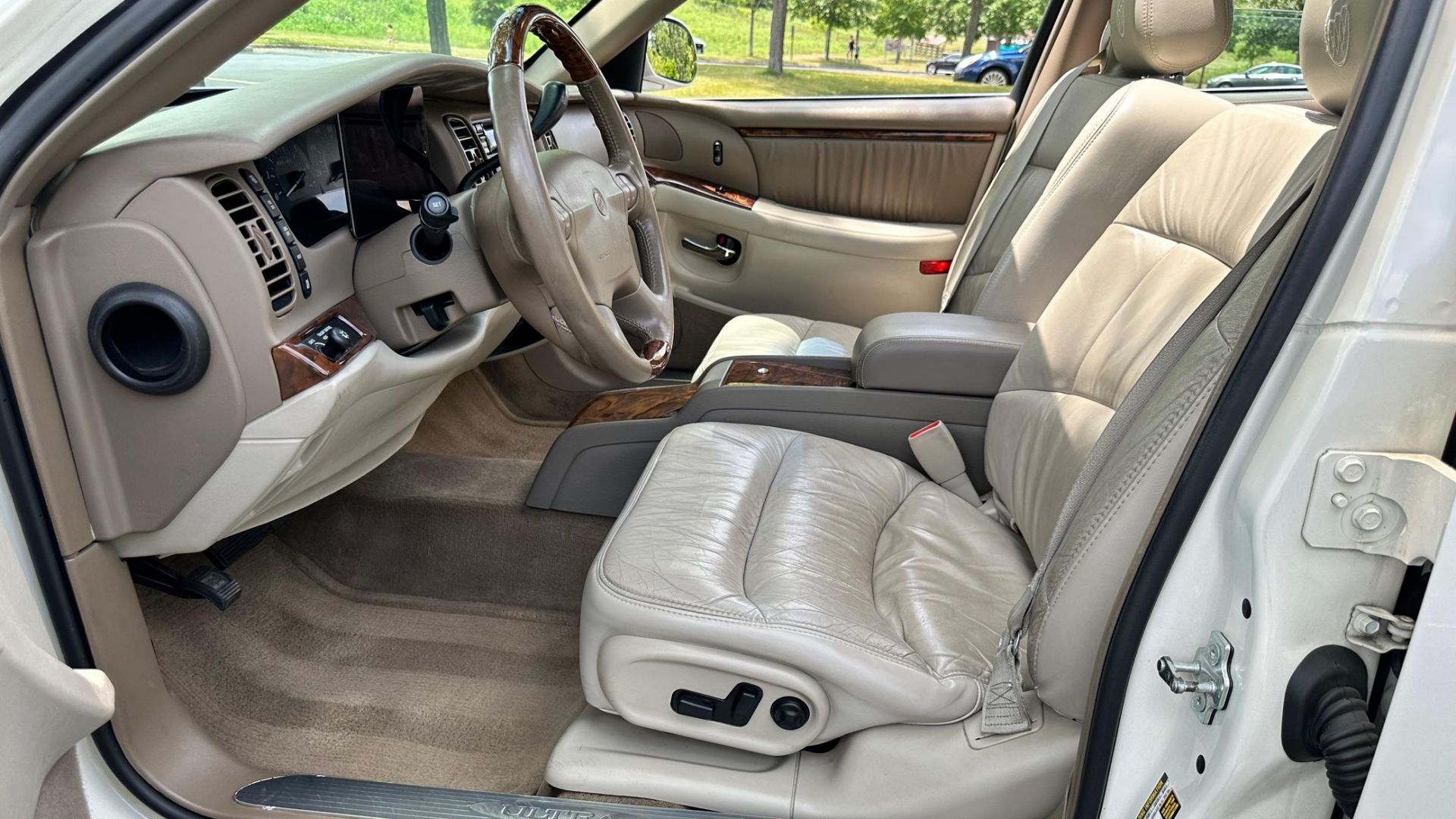 2005 buick park avenue ultra interior