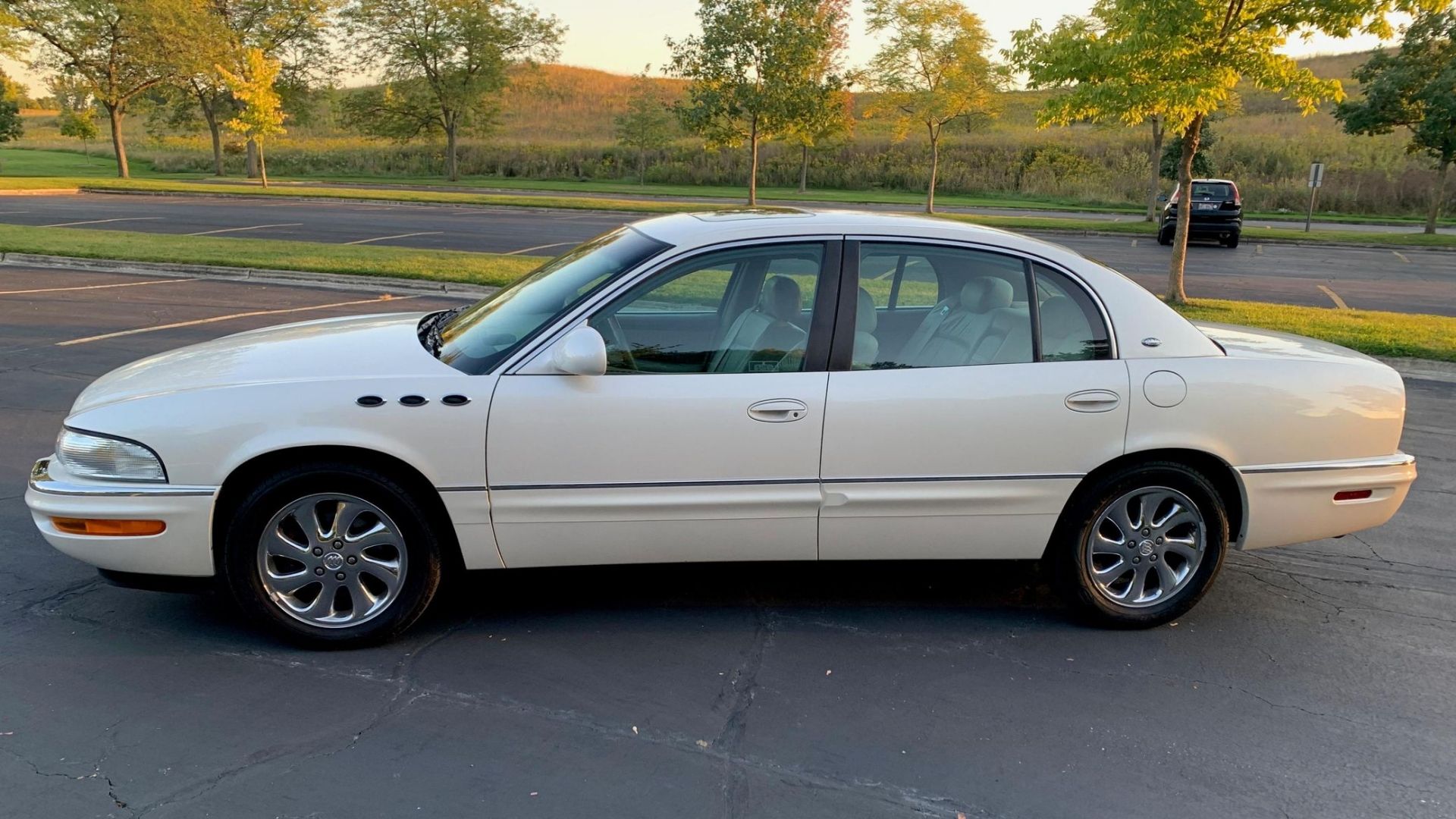 2005 buick park avenue ultra side