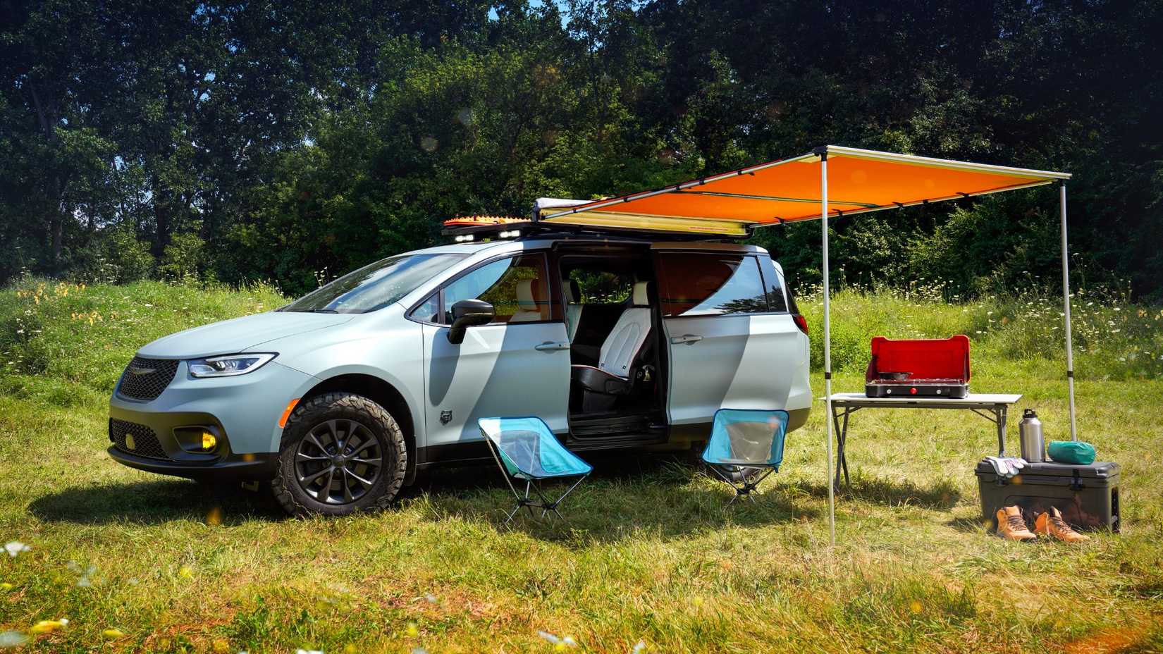 Chrysler Pacifica Grizzly Peak Concept Debuts: Off-Road Minivan That ...