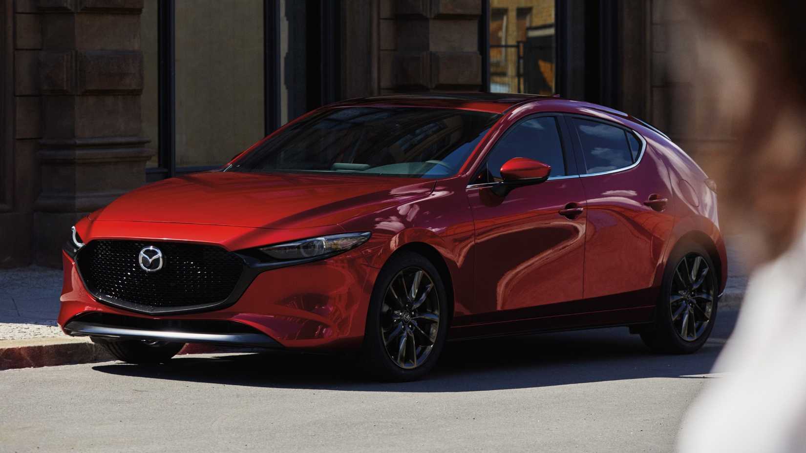 Mazda 3 2026: Обзор нового поколения седана и хэтчбека