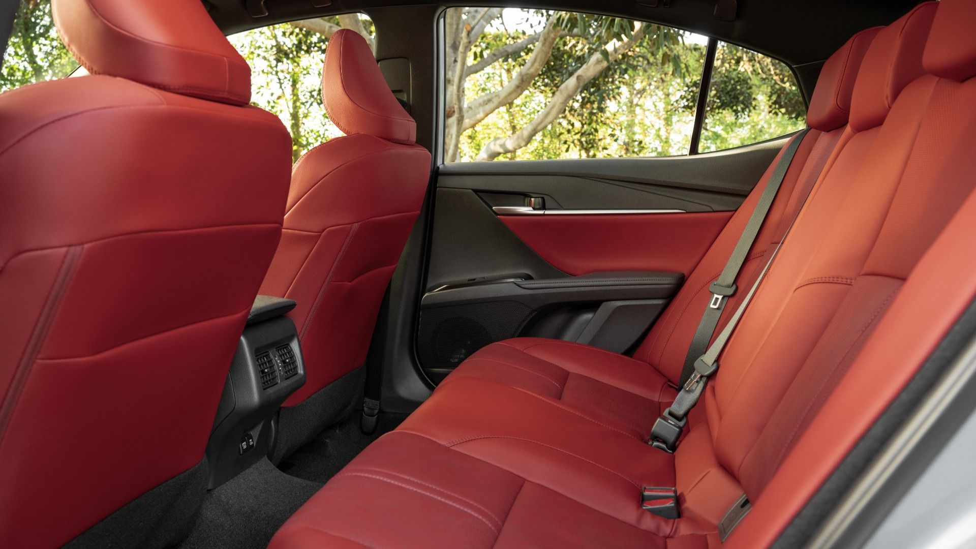 2026 Toyota Camry XSE Cockpit Red Interior (8)