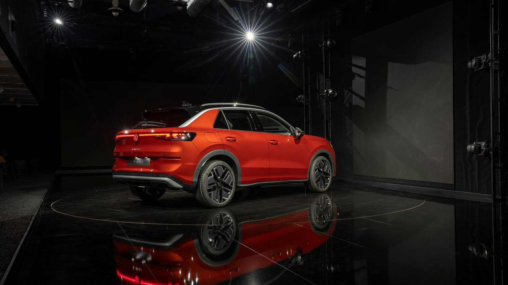 Обновленный Volkswagen T-Roc 2026 с инновационными технологиями и комфортом