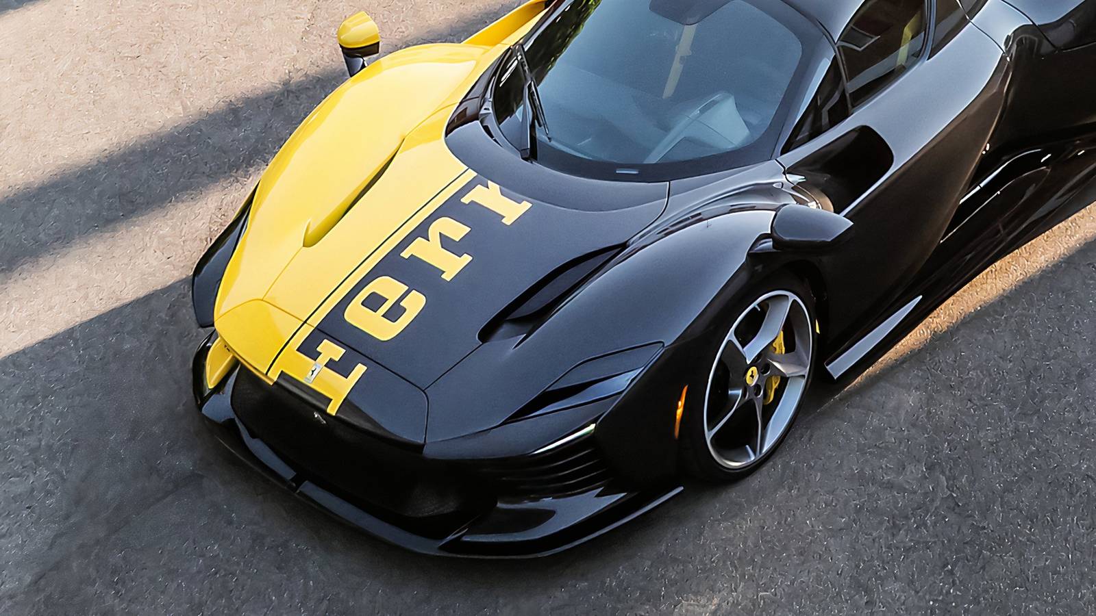 600e record de vente aux enchères d'une Ferrari Daytona SP3