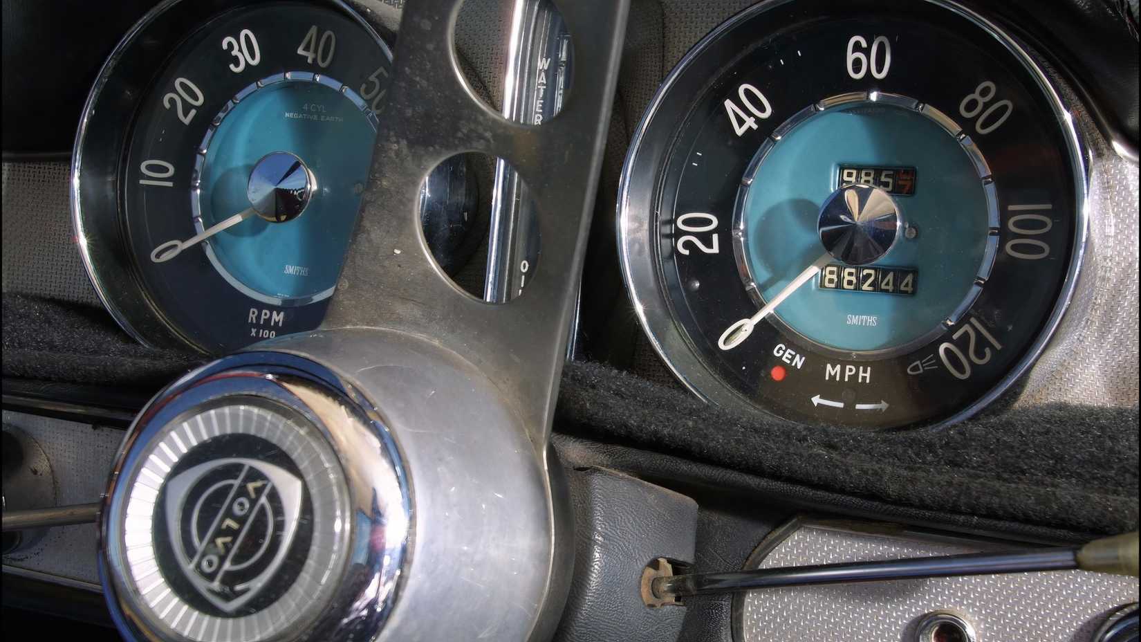 612_P1800S_Dash_Close-up (1)
