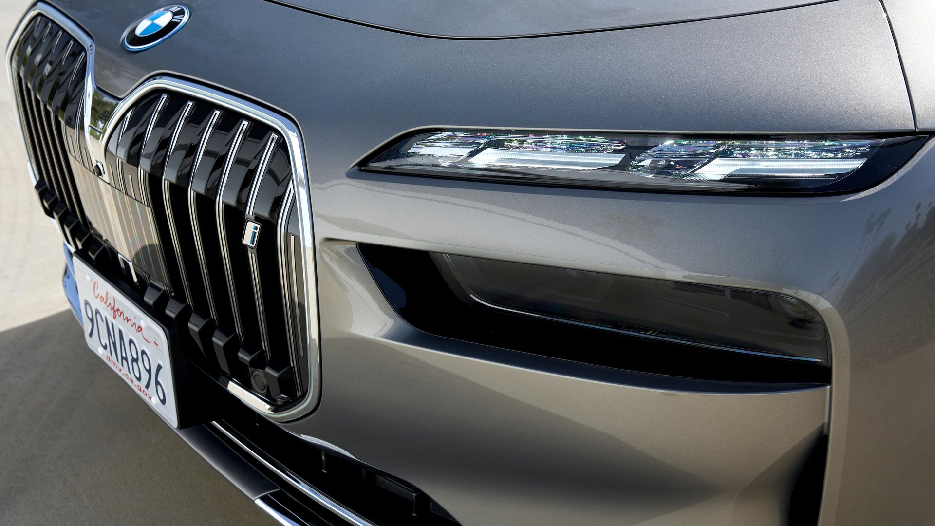2023 BMW i7 Depreciation: Luxury EV's Value Drops Over 35% in 2 Years