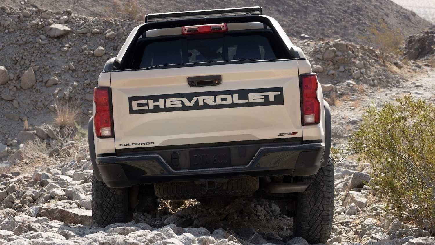 Chevrolet Colorado ZR2 2023 года сзади