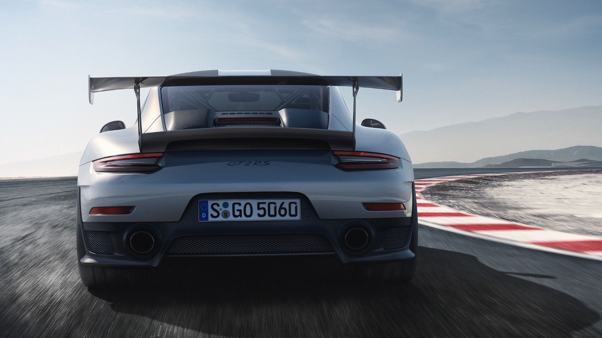 GT2 RS vs. GT3 RS: Porsche 911 Track Heroes Compared