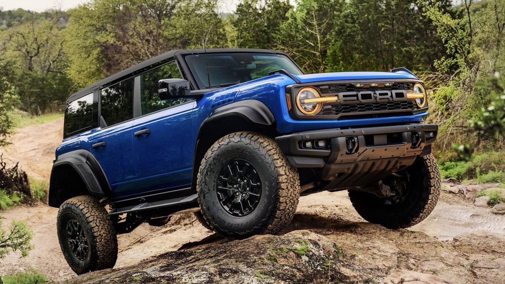 Ford Bronco Raptor 2025 года, вид спереди, в три четверти